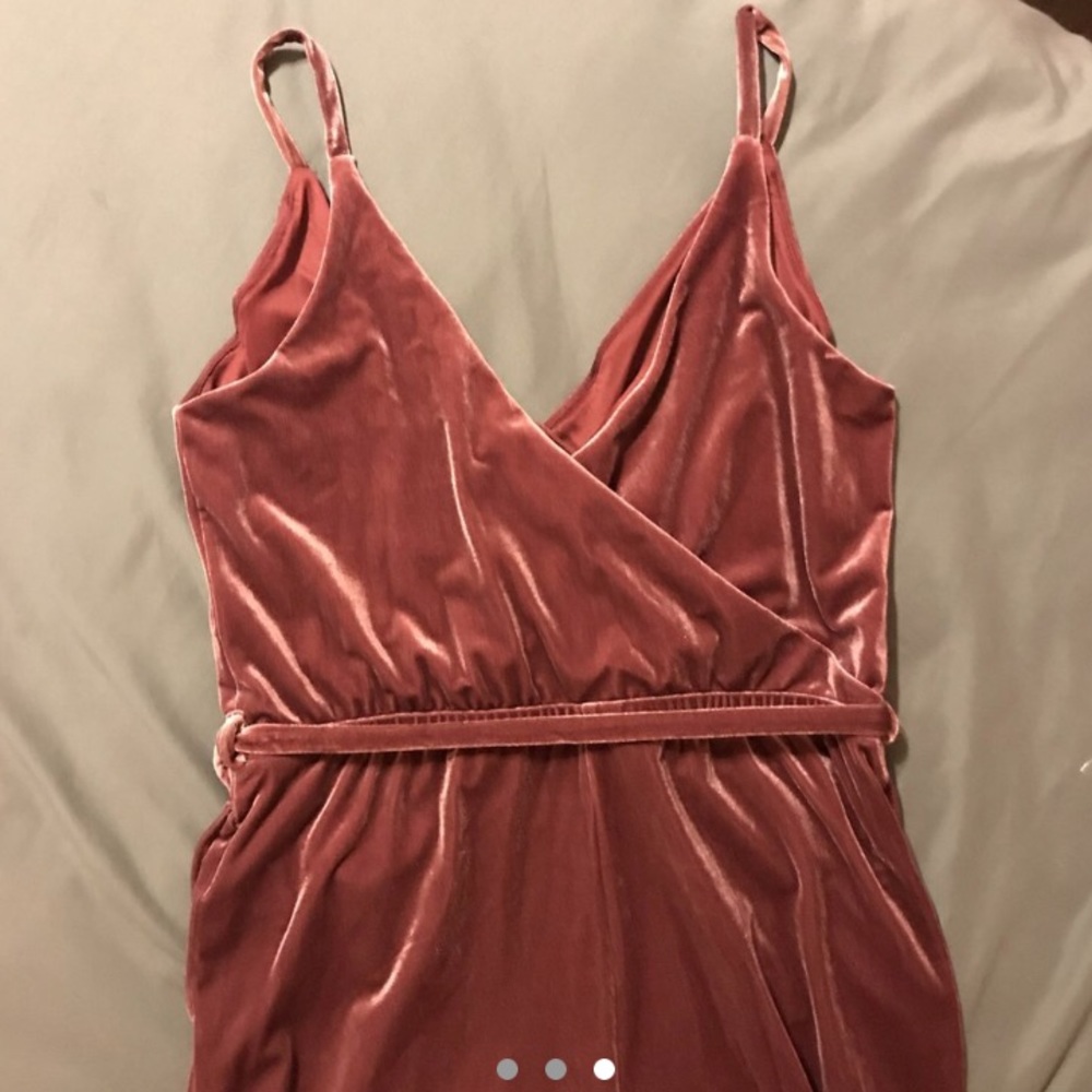 Velvet deep pink guess jumper!